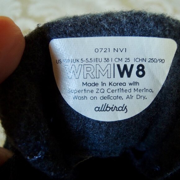 Allbirds Women's Navy & White Wool Runner Mizzles 8 - Picture 6 of 9